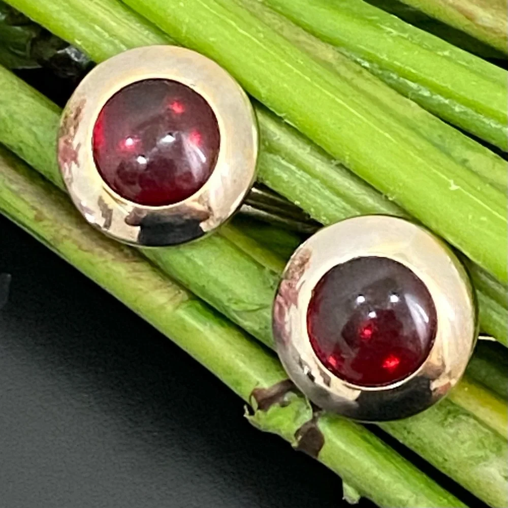 Vintage SWANK Ruby Red Stone Cabochon Gold-tone Cufflinks 8g